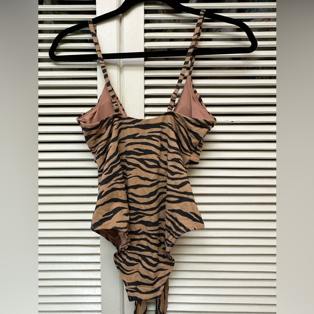 Aerie Pique Animal Print Wrap One Piece Swimsuit Size Small - Picture 5 of 12